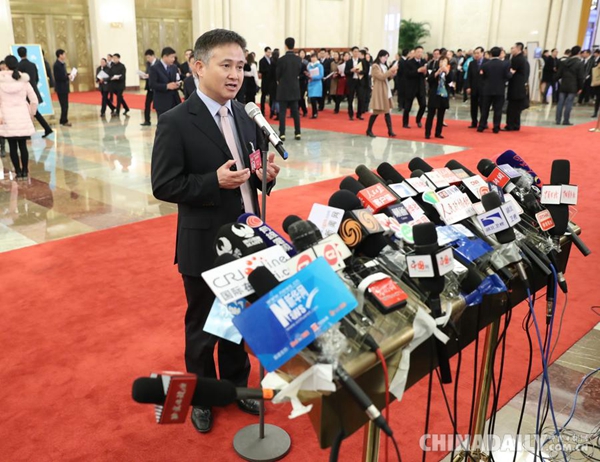 外匯局局長潘功勝:外匯市場向好趨勢有望持續