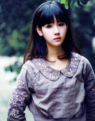 她是最美校花顏值力壓奶茶妹妹 因參加何炅的節目形象崩塌