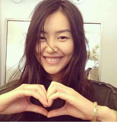 她是最美校花顏值力壓奶茶妹妹 因參加何炅的節目形象崩塌