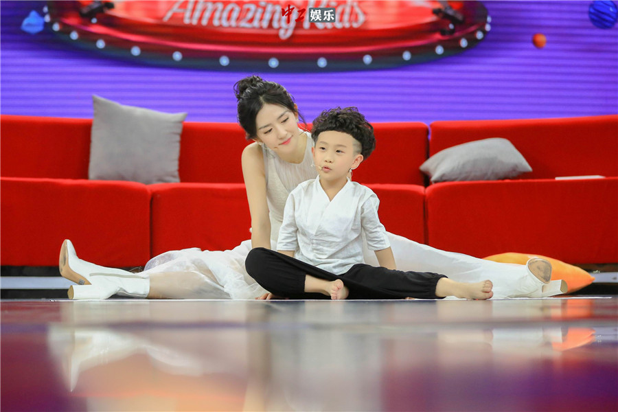 “娜式英語(yǔ)”重出江湖 《神奇的孩子》迎美國(guó)舞王