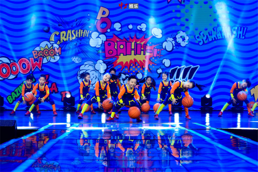 《神奇的孩子》“籃球小人國” 萌趣抱團玩出陽光新高度[組圖]