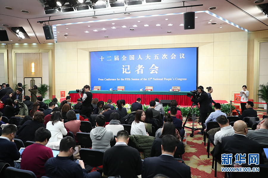 現場記者們的準備工作