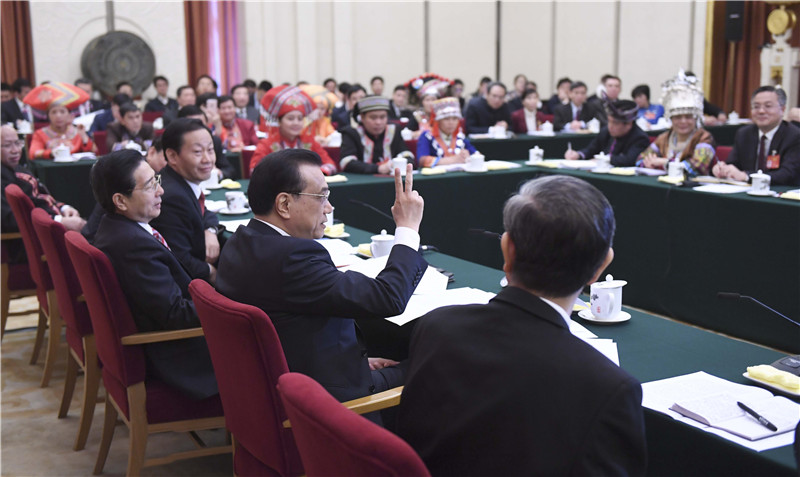 李克強:查個地條鋼比你批個鋼鐵項目震動可大多了