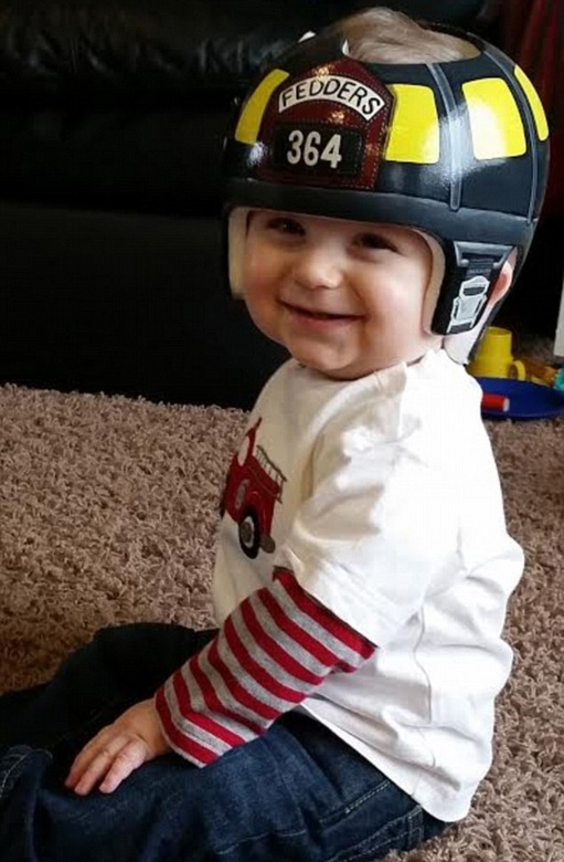 贊！美老嫗妙手繪醫(yī)療帽精美如藝術(shù)品