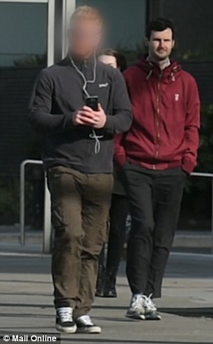 街頭實(shí)驗(yàn)：當(dāng)健身者穿著“冒犯”你會(huì)怎么做？（圖）