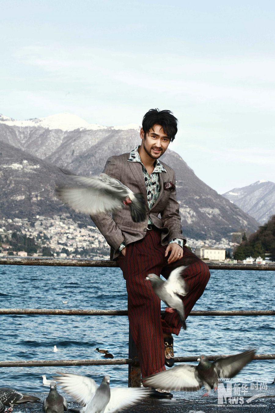 袁弘科莫湖時尚大片發(fā)布 蓄須增添型男魅力