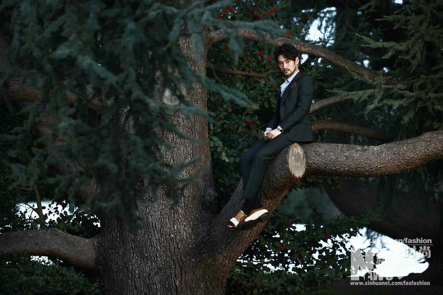 袁弘科莫湖時尚大片發布 蓄須增添型男魅力