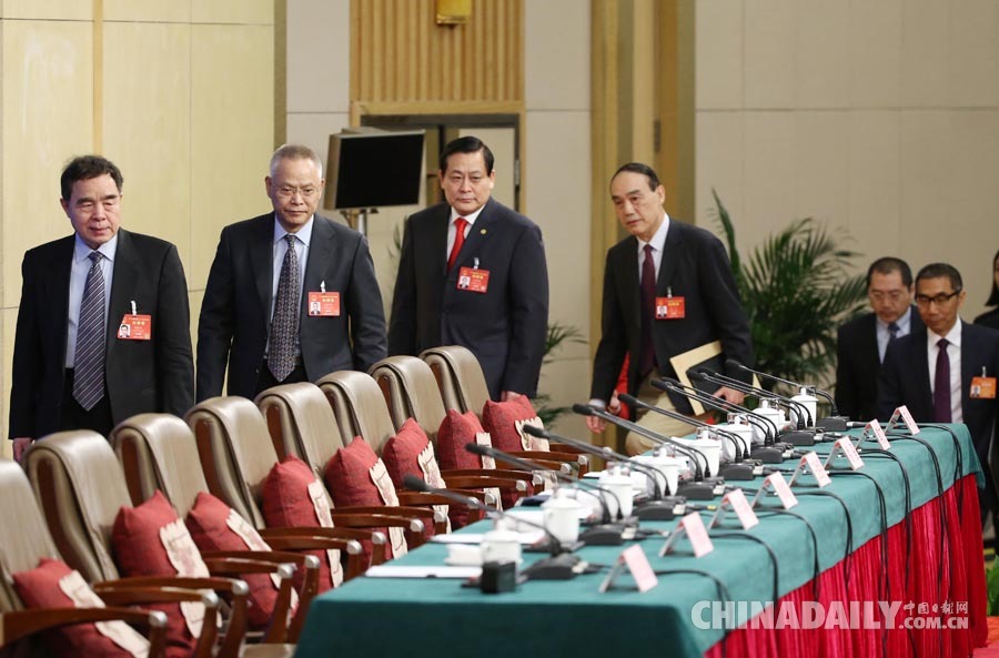 全國人大教科文衛委主任委員柳斌杰等就“人大監督工作”答記者問