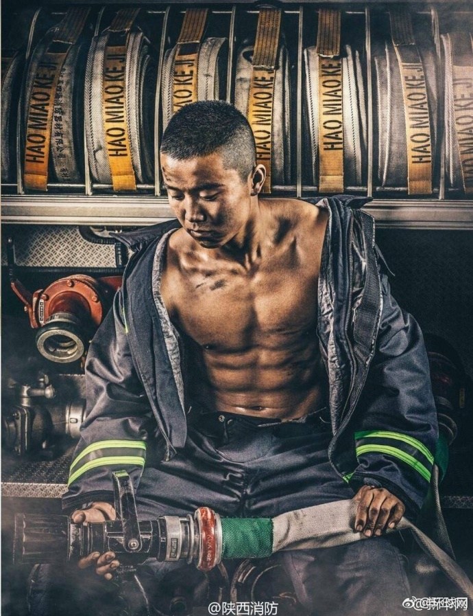 中國消防員臺歷在日本狂吸粉 被贊太帥了