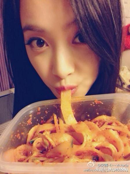 娛樂圈吃貨多：趙麗穎毛曉彤林允張天愛最愛吃