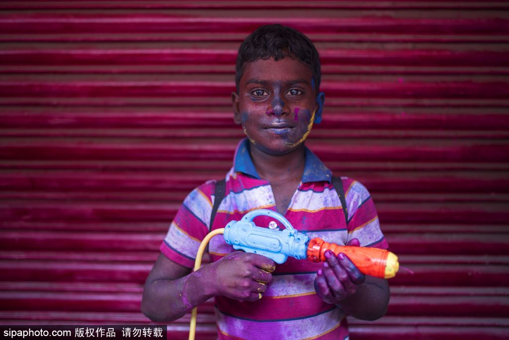 最多彩的笑臉 記錄印度金奈胡里節(jié)兒童肖像