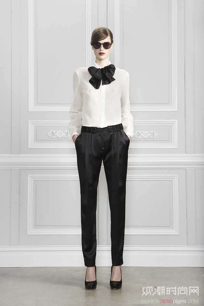 黑白配魅力無(wú)限，2017最潮就要這樣穿