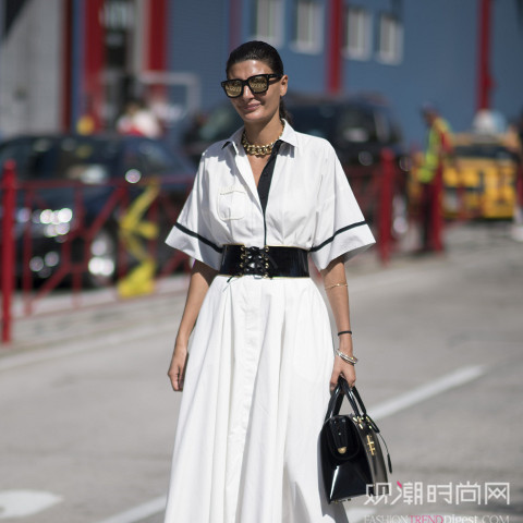 黑白配魅力無限，2017最潮就要這樣穿