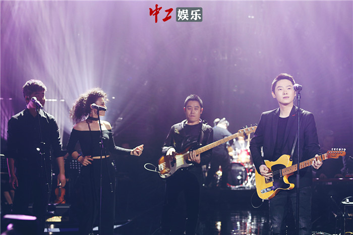 五年磨一劍，梁博《歌手》自帶樂隊(duì)唱響《靈魂歌手》