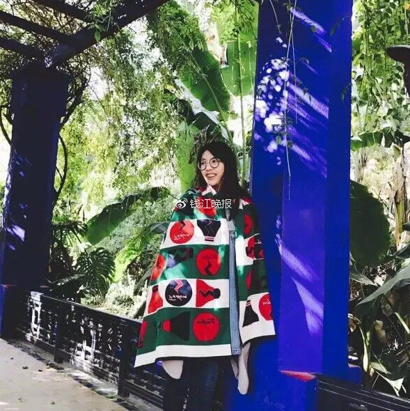 女大學(xué)生倆月賺30萬 玩遍半個(gè)地球