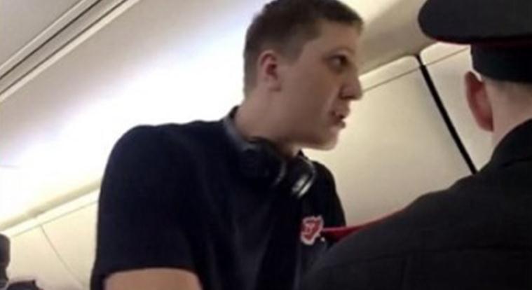 有大長腿是我錯咯？俄2.13米男子因長腿被趕下飛機