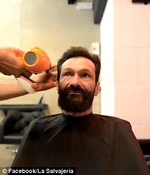 西班牙邋遢流浪漢變身“潮男”后淚崩