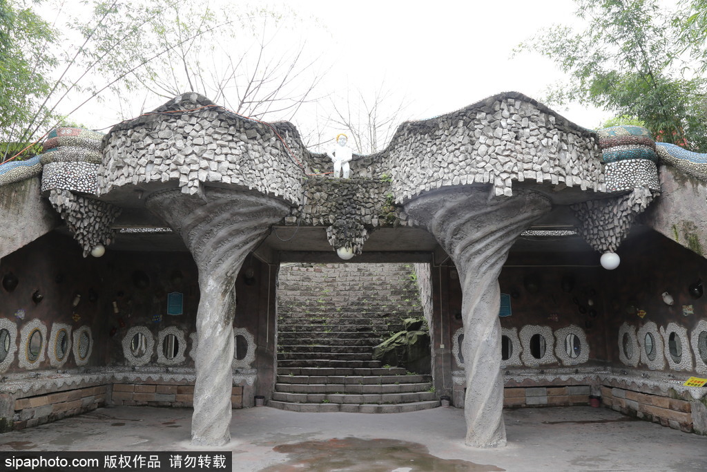 重慶：各式奇葩廁所集中亮相 無性別、宮殿式、露天廁所吸睛