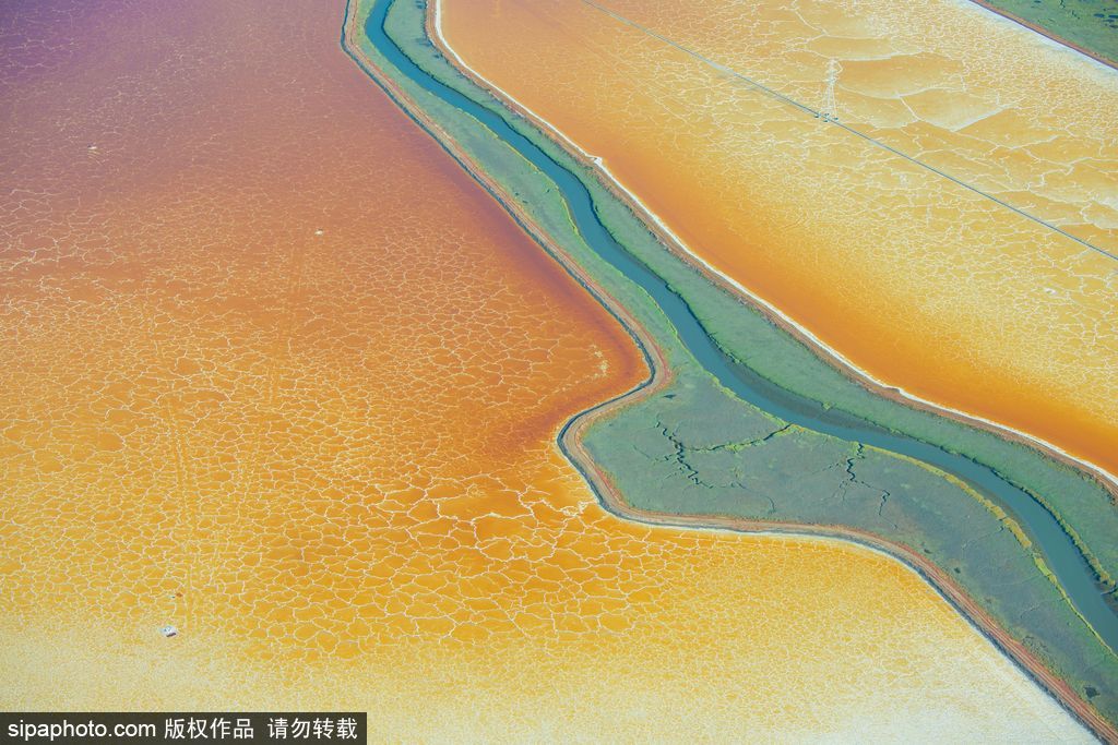 這才是上帝的調色盤！航拍美國鹽蒸發池色彩繽紛