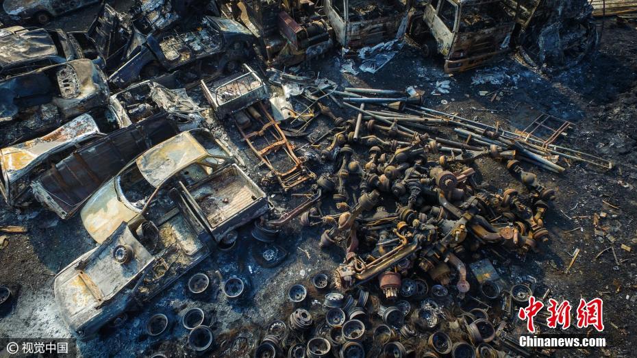 海口6000多輛車一夜間被燒剩鐵架 場面觸目驚心