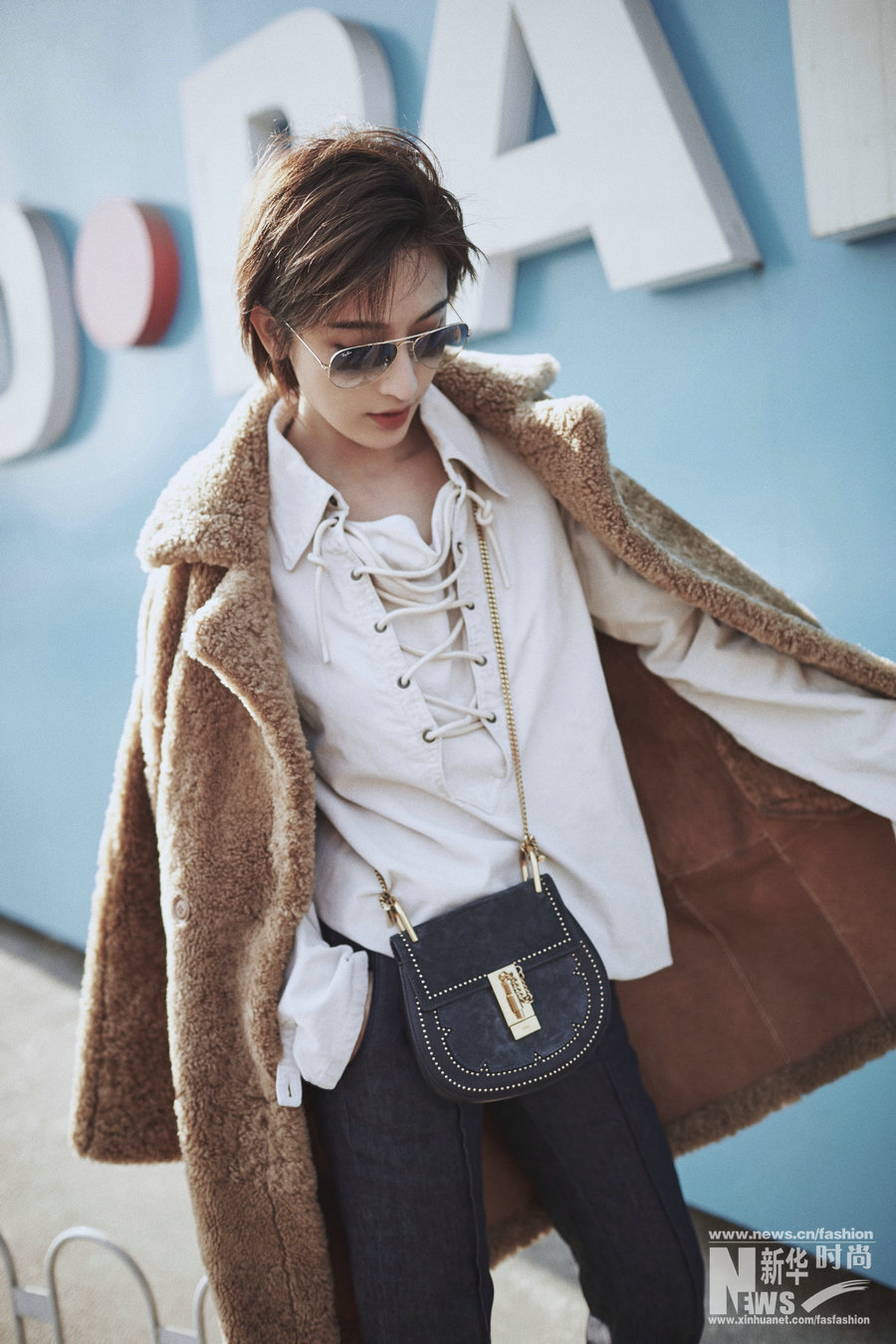 短發(fā)女人如何演繹復古優(yōu)雅？張儷街拍告訴你！