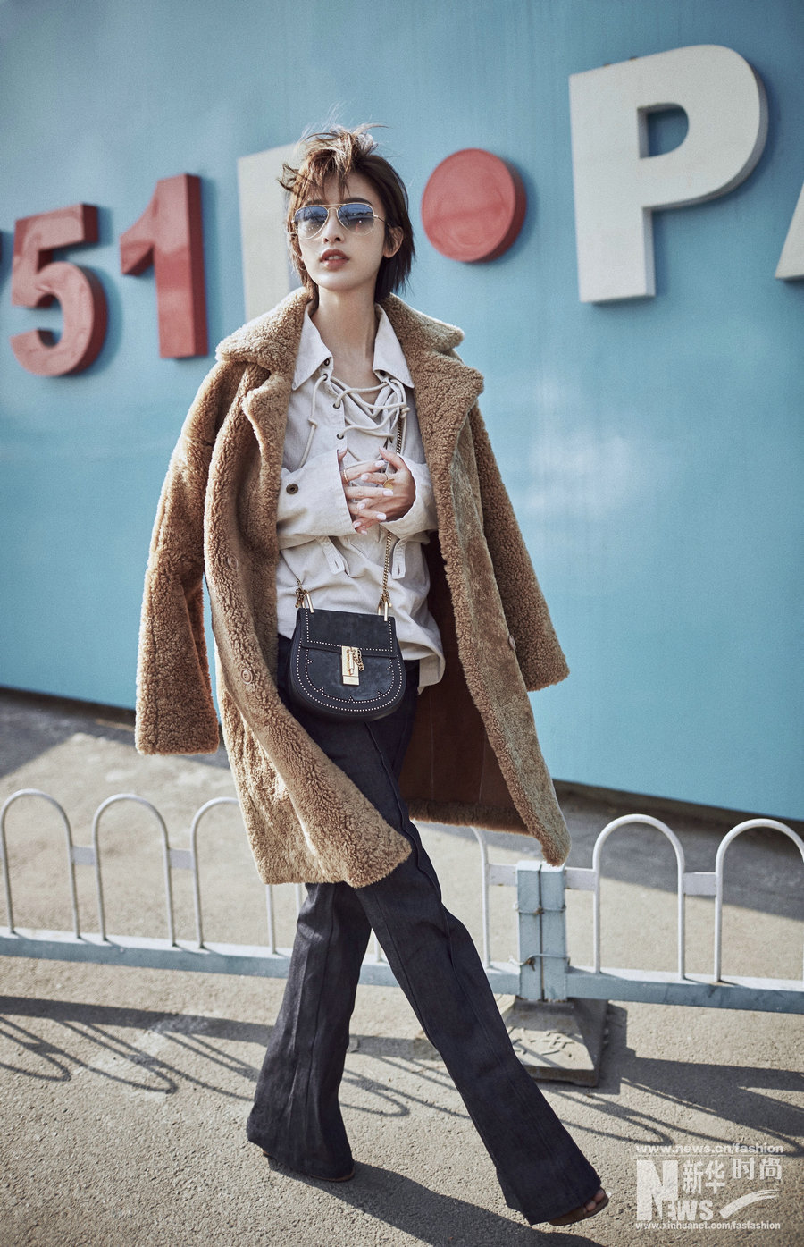 短發女人如何演繹復古優雅？張儷街拍告訴你！