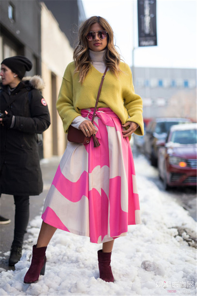 用一件毛衣輕松搞定春季時髦搭配