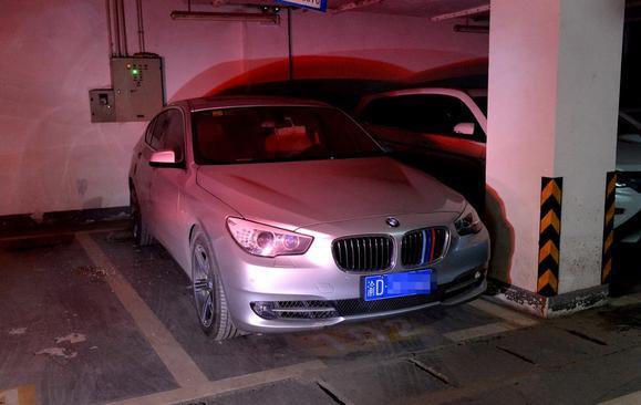 遭丈夫銬被逼網(wǎng)聊半年詐騙數(shù)十萬(wàn) 丈夫：網(wǎng)友自愿的