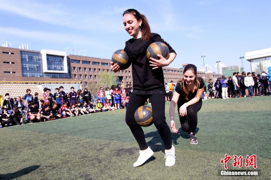 南開大學600留學生體驗“別樣”運動會