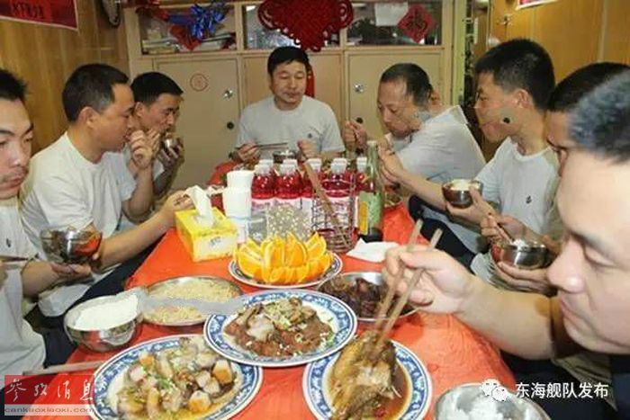 中美法PK潛艇伙食：中國(guó)可海底包餃子