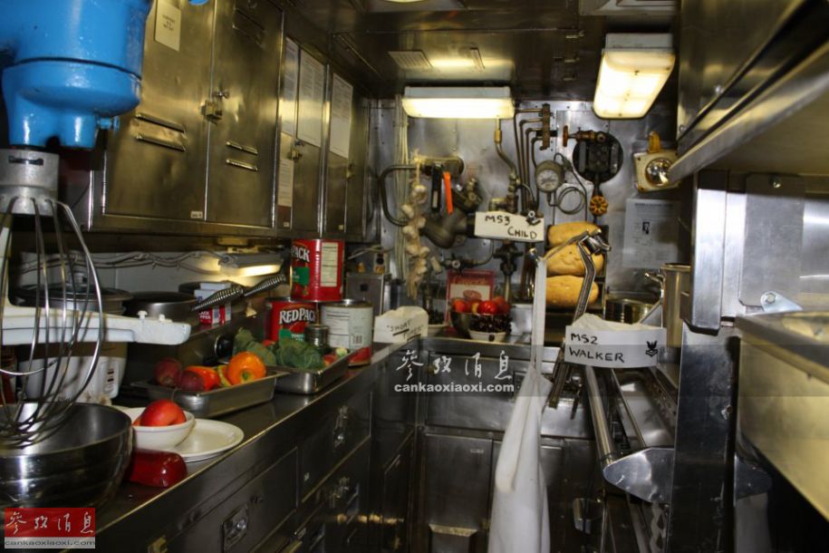 中美法PK潛艇伙食：中國可海底包餃子