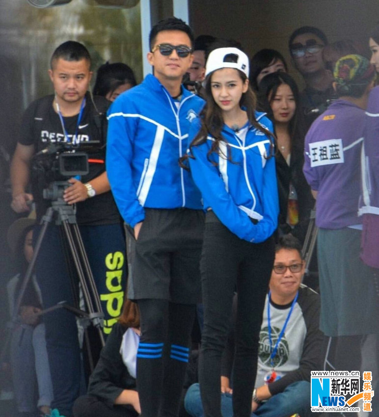 路人拍攝Angelababy跑男路透照 網(wǎng)友留言高糊也可愛