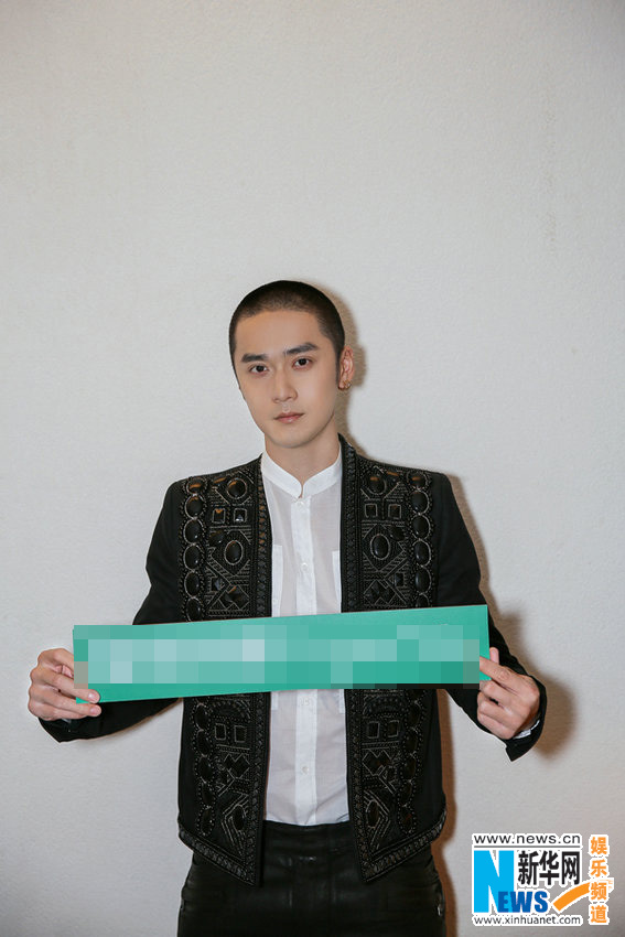 蔣勁夫出席活動展好身材 復古穿搭硬朗率性