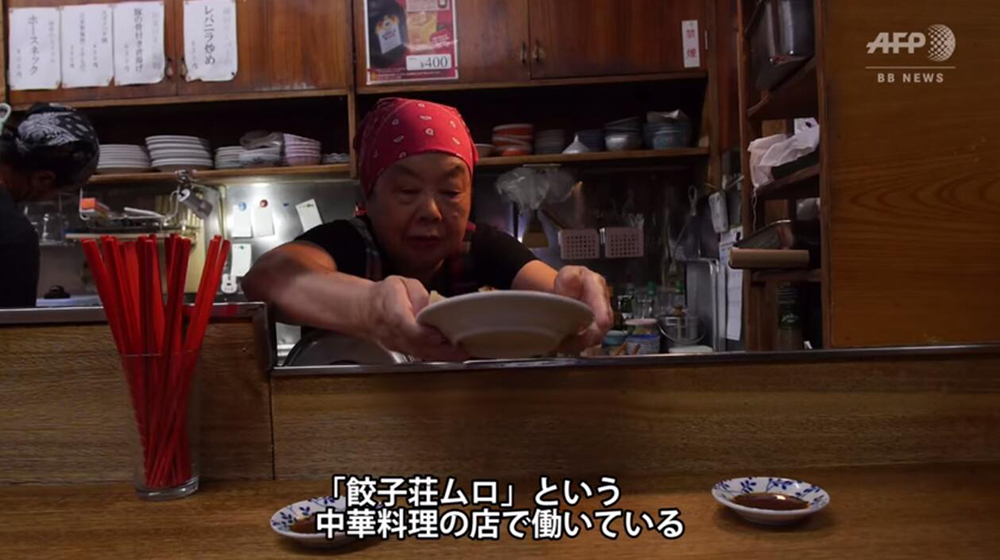 82歲奶奶蹦迪打碟 70歲開始學(xué)習(xí)打碟實(shí)現(xiàn)童年夢想