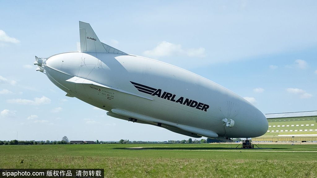 全球最大飛行器Airlander 10準備起航 再次跳起“電臀舞”
