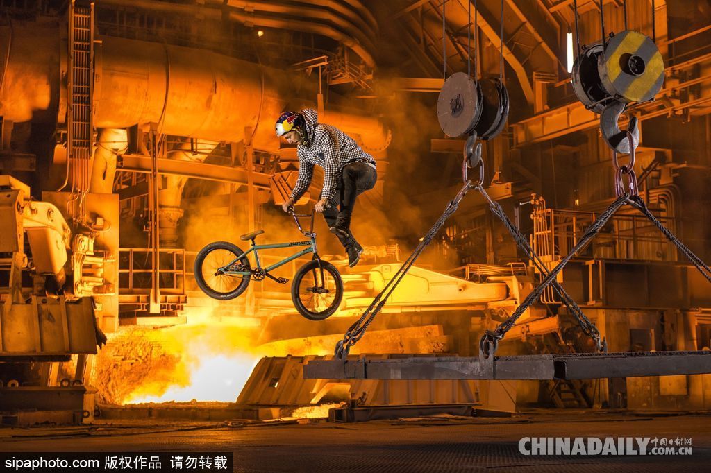 原來可以這么玩！盤點(diǎn)全球各地運(yùn)動(dòng)牛人挑戰(zhàn)極限的高能瞬間