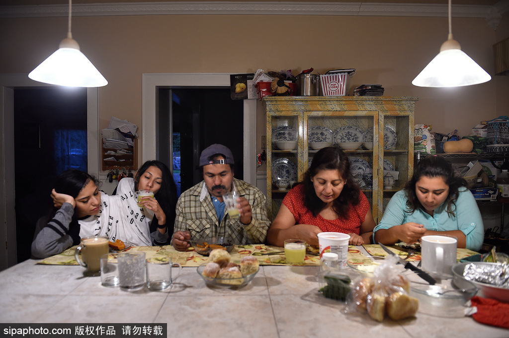 美國16歲連體姐妹拒做分離手術(shù) 她們的決定讓人無法理解