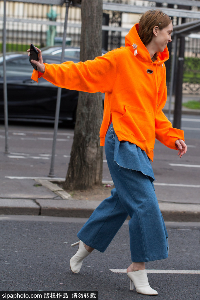 給春天一點顏色看看...盤點街拍中耀眼的一抹橙