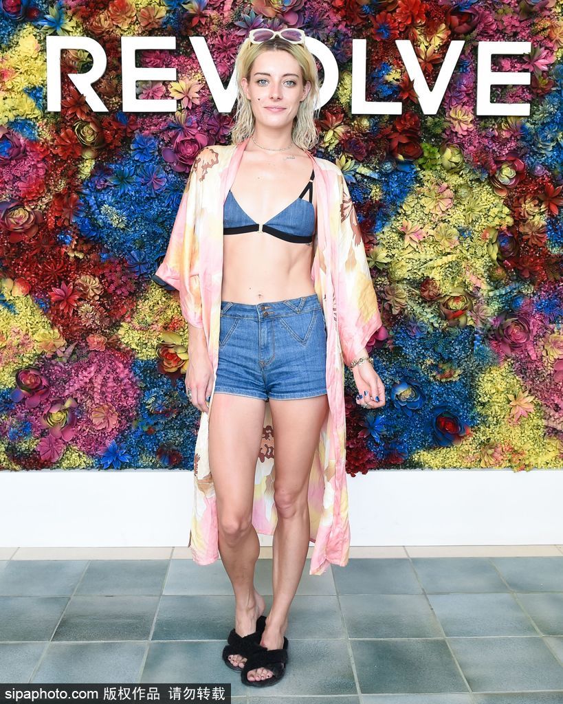 全美最盛大音樂節(jié)科切拉！盤點激情火辣內(nèi)衣上陣的潮人街拍