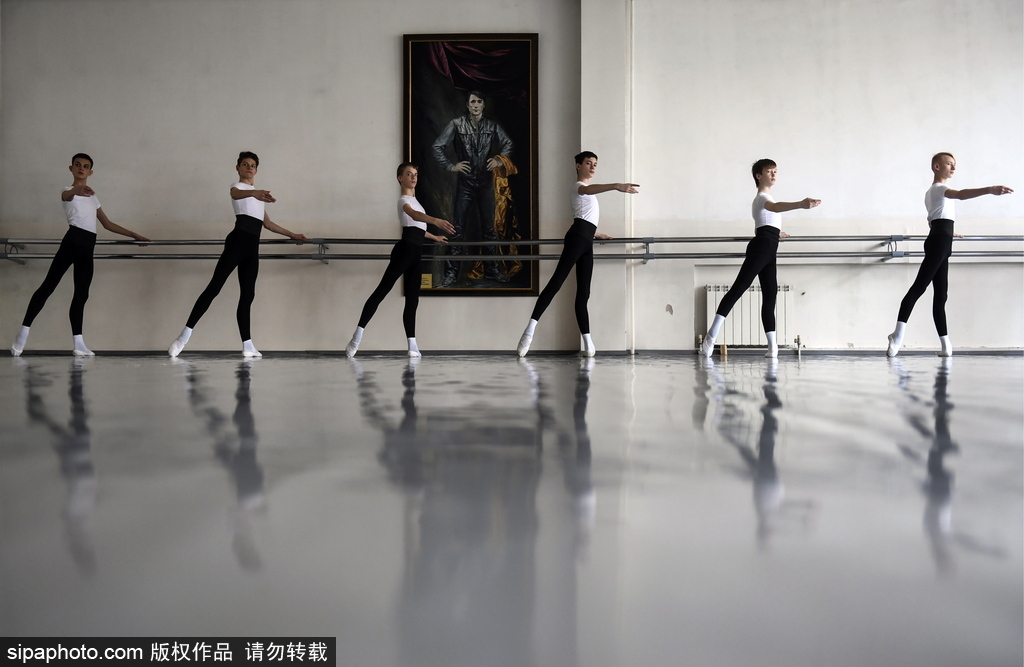 挑戰完美：幕后記錄俄羅斯芭蕾學校生活