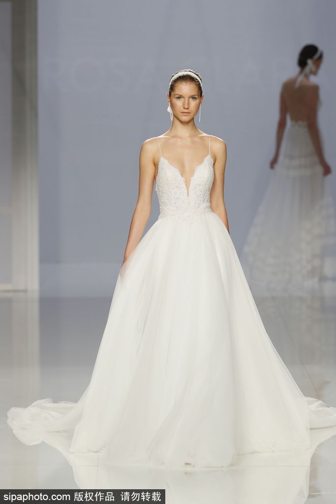 2018巴塞羅那婚紗周開走 純白婚紗唯美優雅