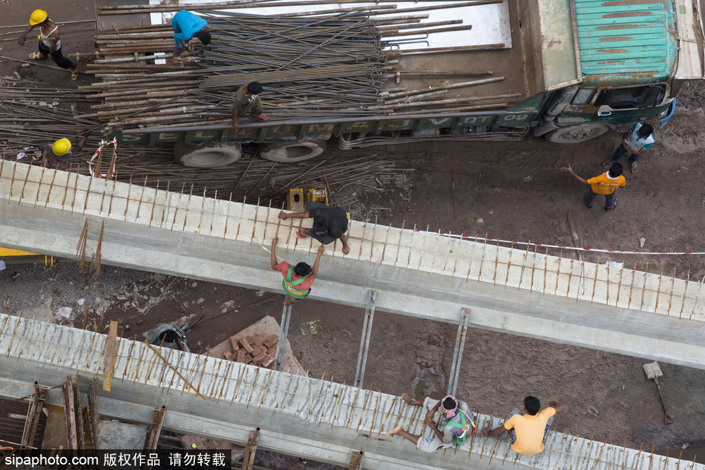 用生命在工作！實拍孟加拉國建筑工人的高危工作