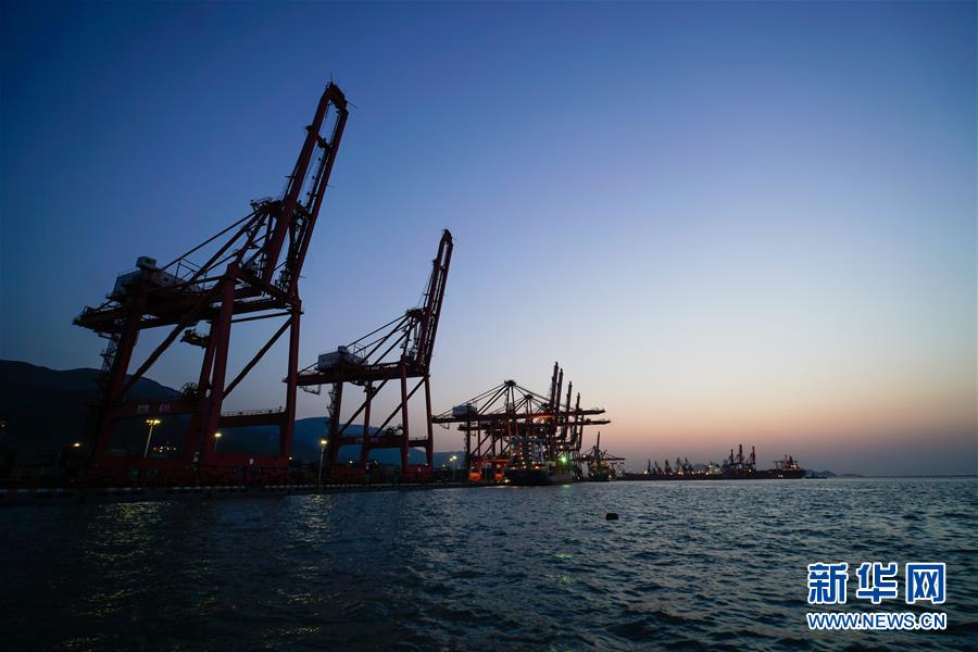 江蘇連云港：新亞歐大陸橋重要海陸轉換樞紐