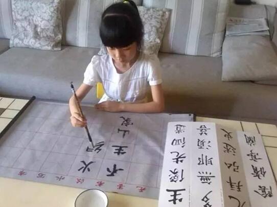 厲害了我的“中國制造”!從毛筆到訊飛語音 英國小哥講述中國書寫傳奇丨好運中國