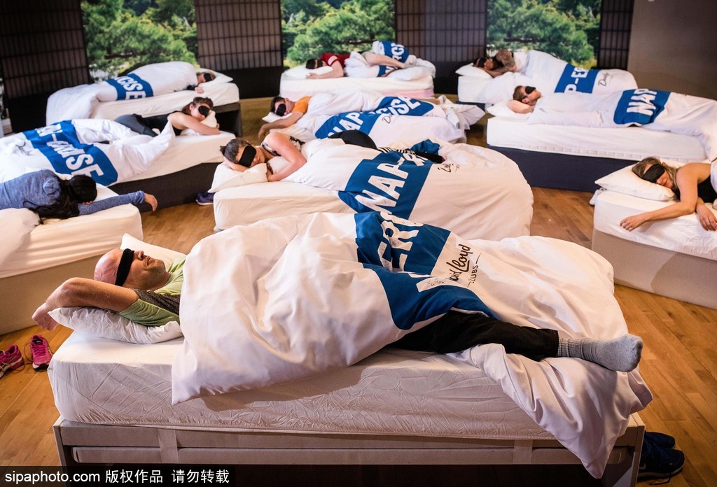 終于可以上課睡覺了！英國一俱樂部推出睡覺課程