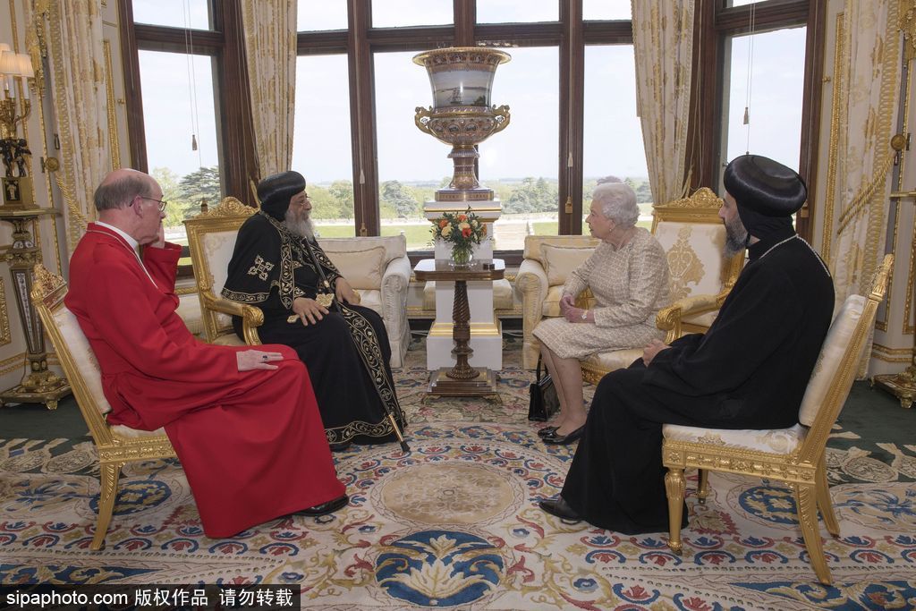 英國女王伊麗莎白二世在溫莎城堡接待教皇塔瓦德洛斯二世
