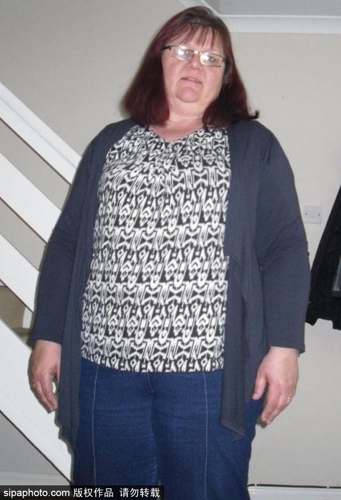 為了跳傘英國女子下決心減肥 終與75歲母親完成夢想