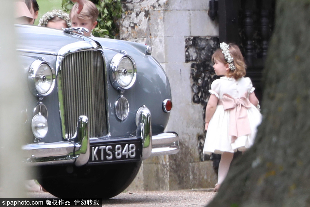 妹妹結婚凱特王妃忙壞了 照顧倆萌娃場面溫馨有愛