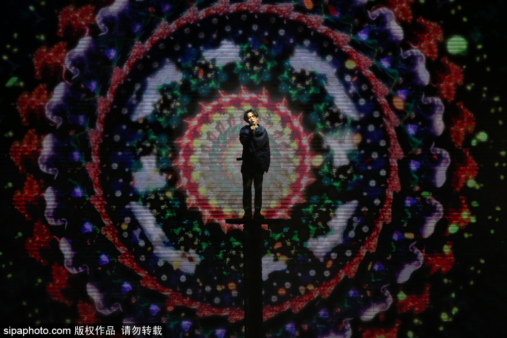 “迷幻王子”林宥嘉沈陽開唱 令歌迷大飽耳福