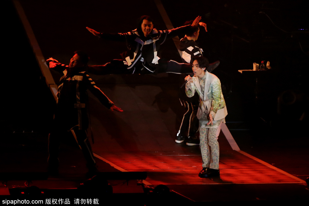 “迷幻王子”林宥嘉沈陽開唱 令歌迷大飽耳福